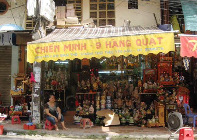 Hàng Quạt – Phố bán đồ thờ cúng
