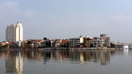 Đất “Tằm tang” và làng hoa Nghi Tàm xưa
