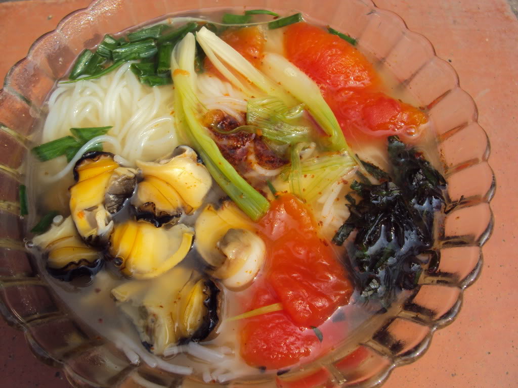 hanoivanhien thuong-thuc-mon-bun-o-ha-noi-news