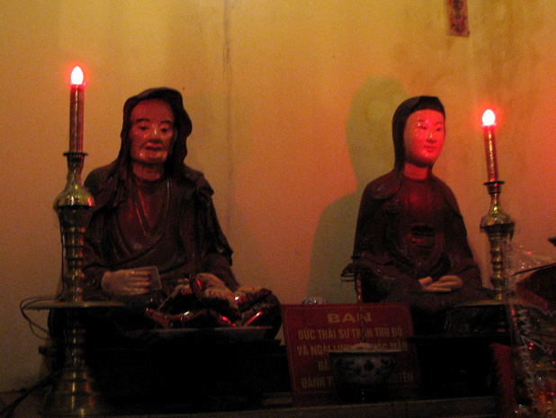hanoivanhien quoc-su-tran-thu-do-tai-chua-cau-dong-news