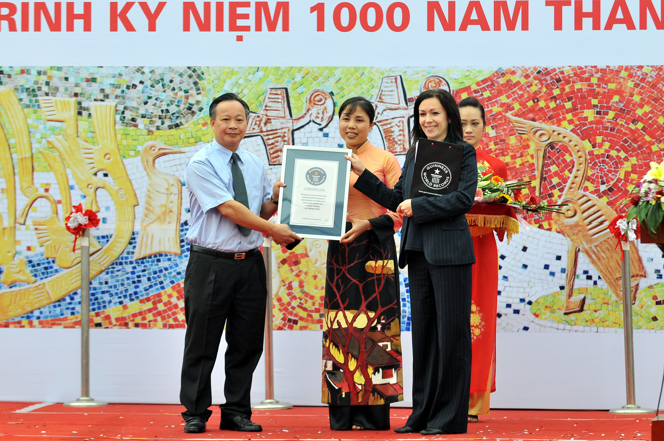 hanoivanhien duong-va-pho-yen-phu-news