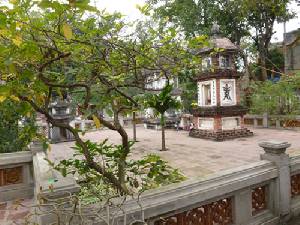 Di tượng vua Quang Trung ở chùa Bộc